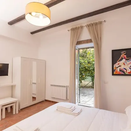 La Casa Al Fontanile Apartment *
